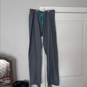 FIGS Women’s Large/Tall Scrub pants!